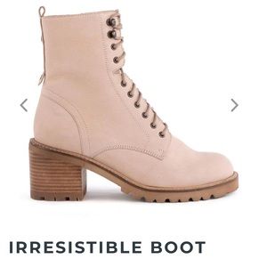 Seychelles irresistible boot